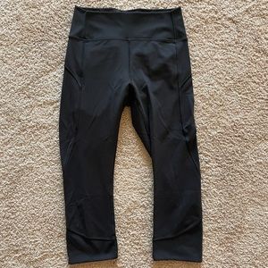 Lululemon In Movement Crop “Everlux 19” Size 6